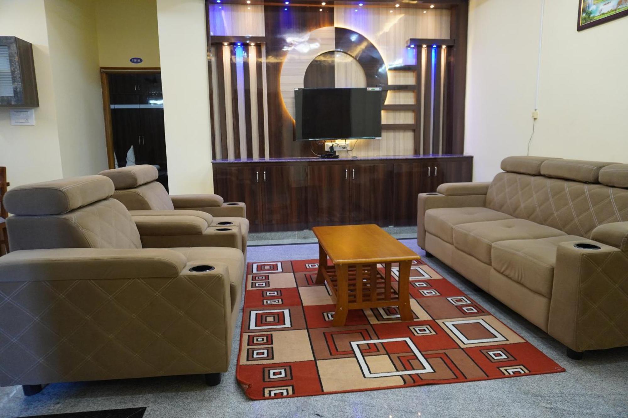 Tirumala Premium Home Stay 蒂鲁帕蒂 外观 照片