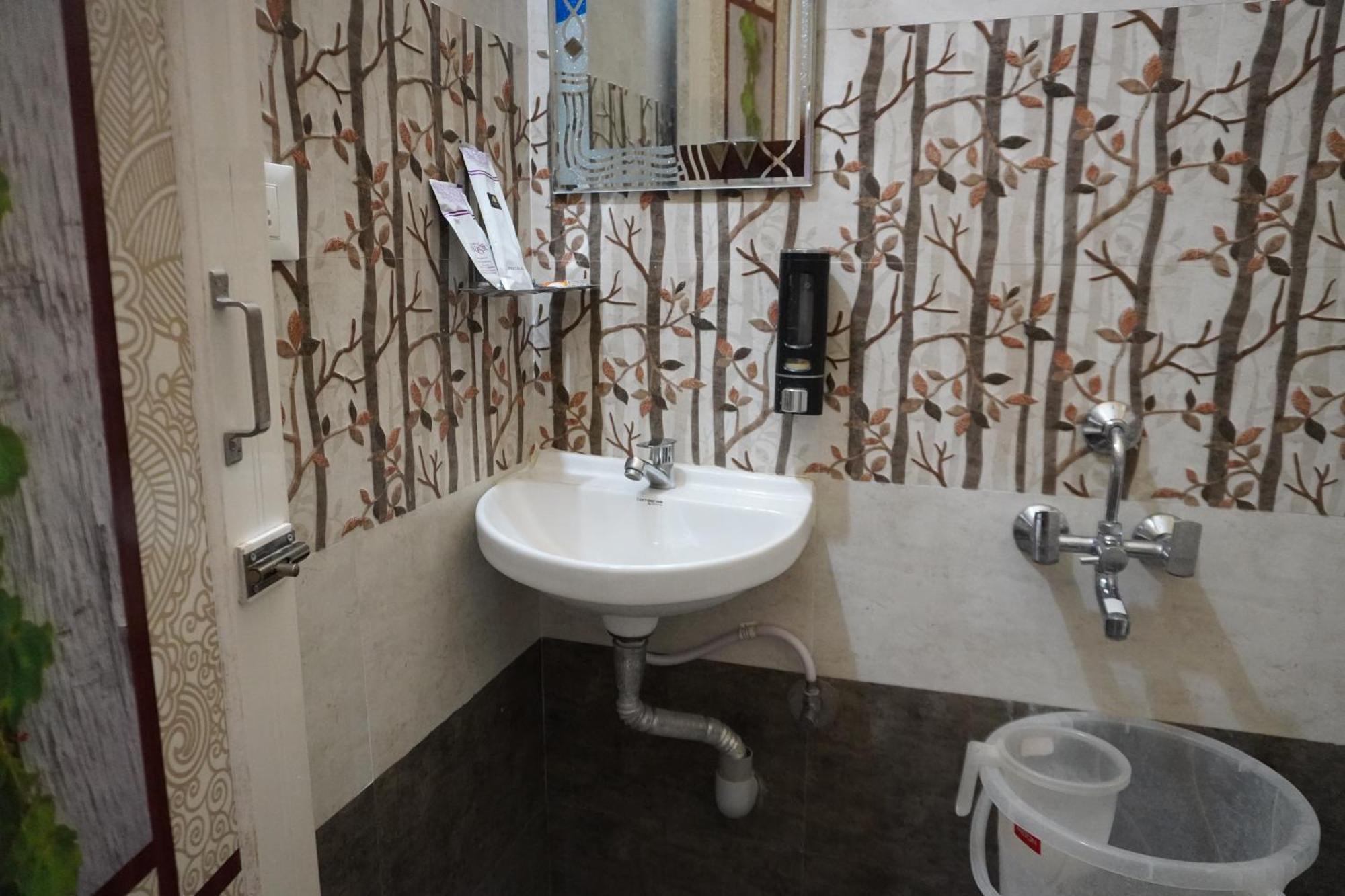 Tirumala Premium Home Stay 蒂鲁帕蒂 外观 照片