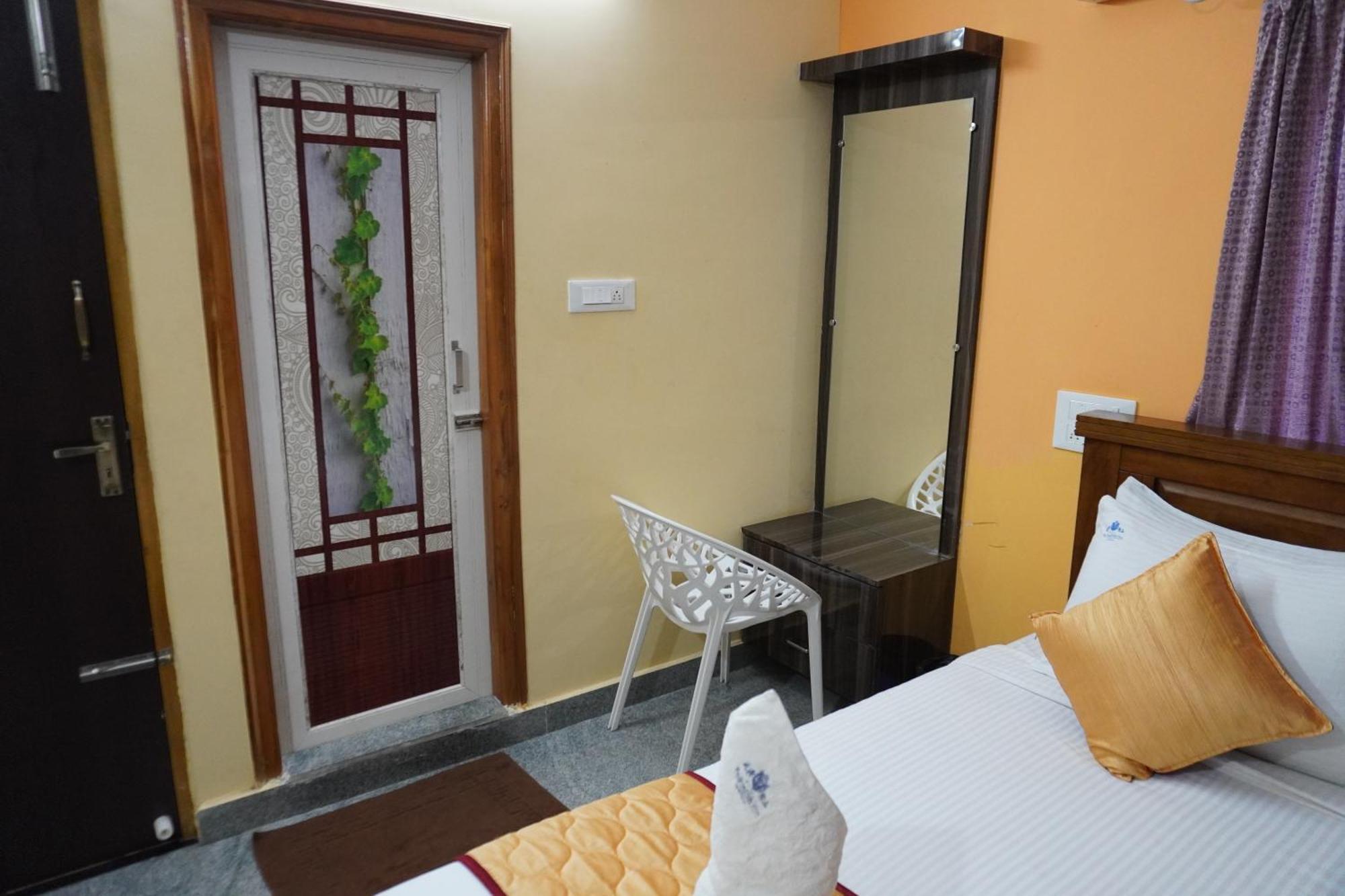 Tirumala Premium Home Stay 蒂鲁帕蒂 外观 照片