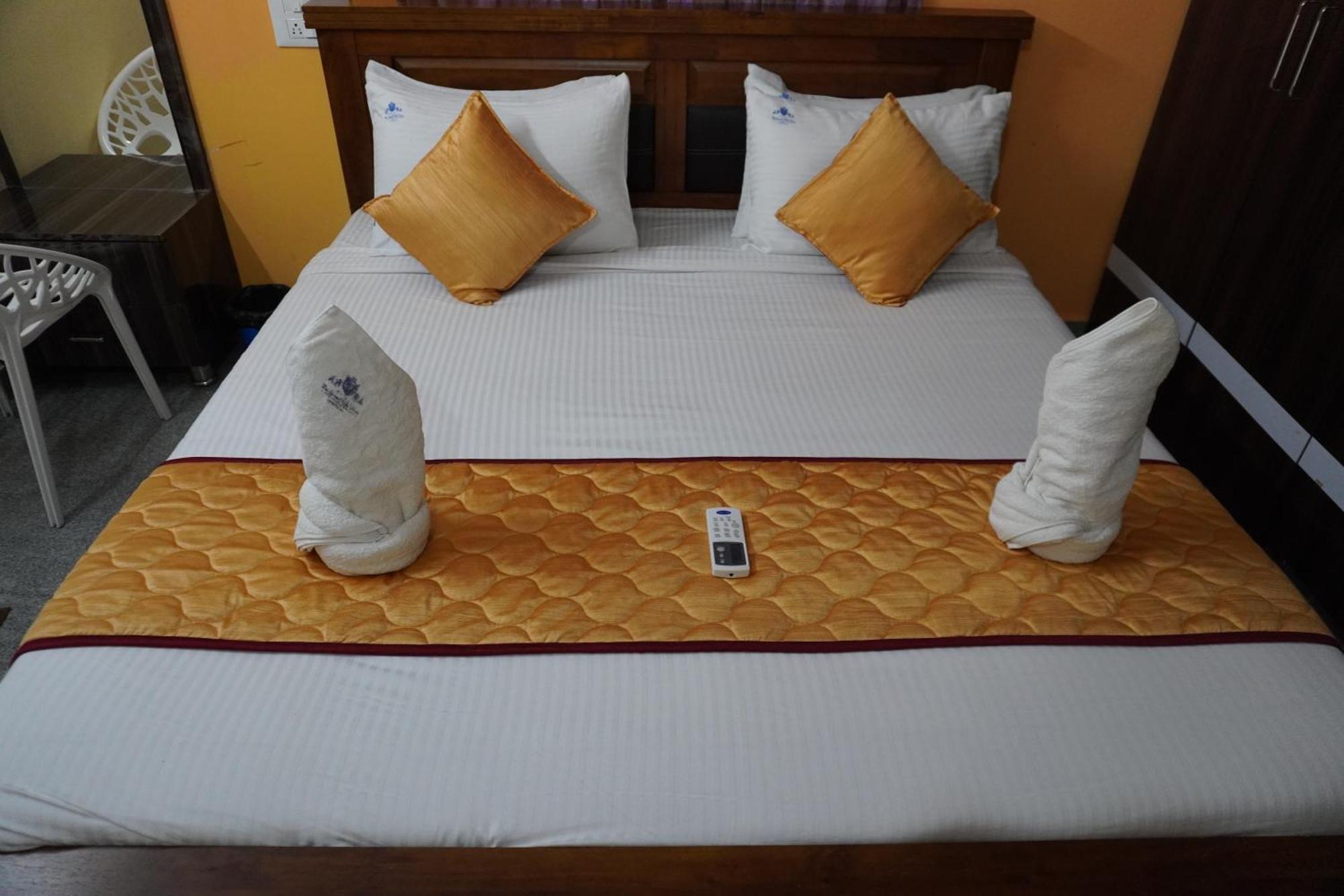 Tirumala Premium Home Stay 蒂鲁帕蒂 外观 照片